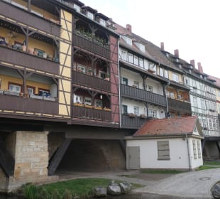 Blick zur bebauten Krämerbrücke