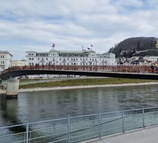 Brücke voller Liebesschlösser