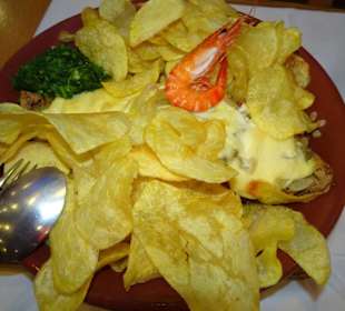 Stockfisch in Creme mit Kartoffelchips