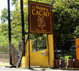 Hinweisschild an der Straße