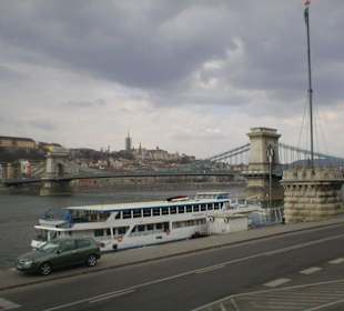 Blick von Pest nach Buda