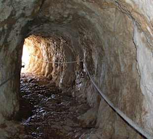 Die Höhle auf dem Peñón de Ifach