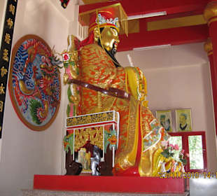 Chinesische Tempelanlage unterhalb vom Big Buddha