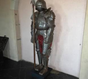 In der Waffenhalle des Schlosses von Vianden