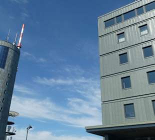 Die Türme vom Inselsberg, rechts der Aussichtsturm