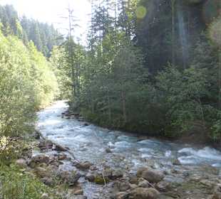 Der Oybach im Oytal, südöstlich von OBerstdorf