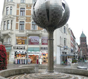 Der geschlossene Kugelbrunnen in Aachen