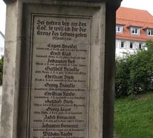 Platz am Kriegerdenkmal Auingen