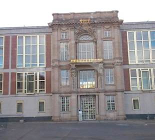 Hier halt Honecker zuletzt regiert...