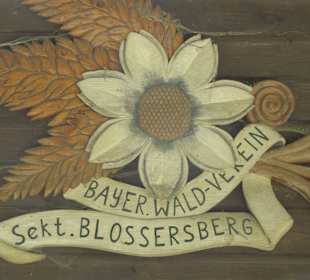 Emblem des Waldvereins an der Hütte