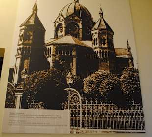 Tak wyglądała synagoga przed wojną.