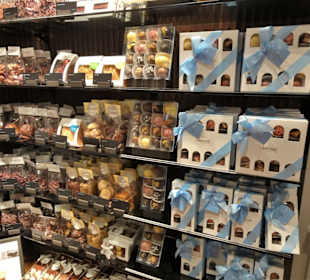 Rundgang durch die Läderach-Filiale in Köln