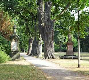 Spaziergang über den Golzheimer Friedhof