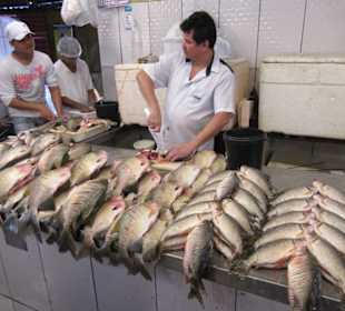 In den Markthallen von Manaus