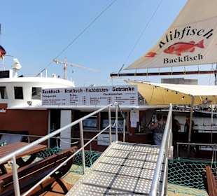 Zugang zum Restaurantschiff