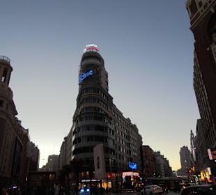 Gran Via wieczorem
