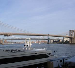 Brooklyn Bridge am späten Nachmittag