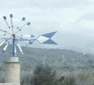 Mallorca: Fahrt vorbei an Windmühlen