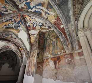 Wundervoll gemalte Fresken