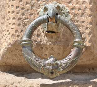 Palacio de Carlos V. - Verzierung am Gemäuer