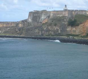 Blick vom Meer auf die Festung