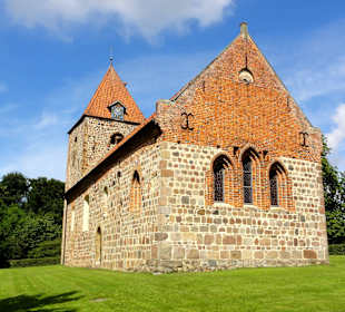 Außenansicht der Kirche St. Firminus