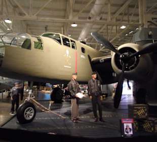 Im Flugzeug und Hubschaubermuseum