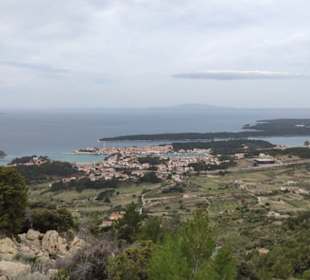 Blick hinunter auf Rab