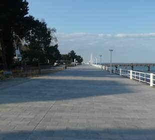 Bummel entlang der Strandpromenade von Travemünde