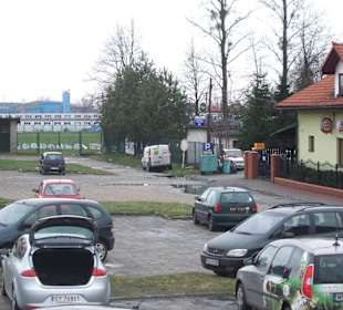 Parking przed Karczma