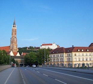 Vom Lindner-Hotel über die Isarbrücke zur Altstadt