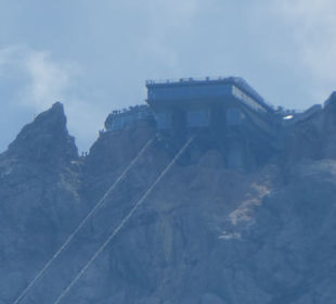 Blick zur 2962 Meter hohen Zugspitze