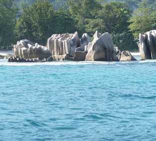 Die Felsen von La Digue