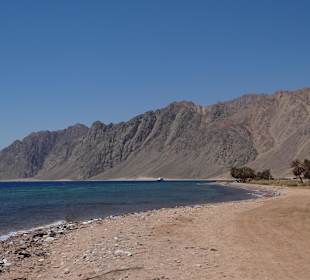 Dzika plaża za hotelem Happy Life Village