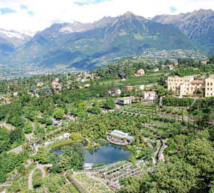 Blick auf Schloss Trauttmannsdorff