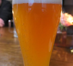 In der Weinstube Hottum gibt es auch Bier