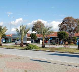 Gegenüber von Helga und Heinrich "Zur Rose"