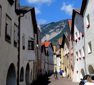 Alte Hauptstrasse mit Lauben aus dem 16. Jhd.
