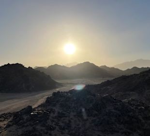 Sonnenuntergang am Beduinendorf