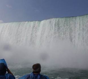 An dem Fuß der Fälle