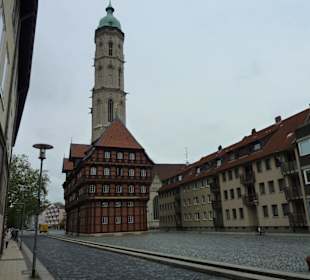 Alte-Waage mit Kirchturm