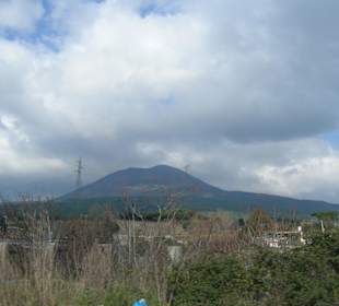 Il Vesuvio da lontano