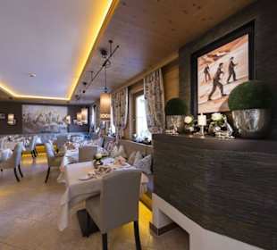 Zirbenstube mit Ofen