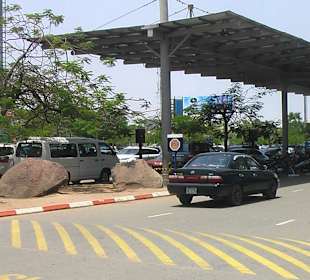 Kurz Parkplatz - Taxi - Bus 