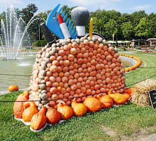 Alle Schauspieler müssen in die "Maske"