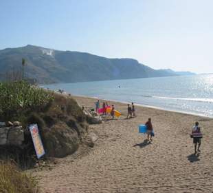 Strand beim Hotel Richtung Osten