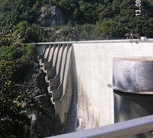 Valle Verzasca-Staudamm