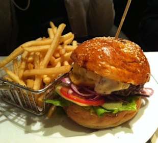 Originelle Präsentation eines Hamburgers