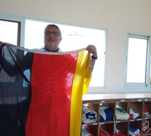 Hafenmeister mit Deutschland Fahne