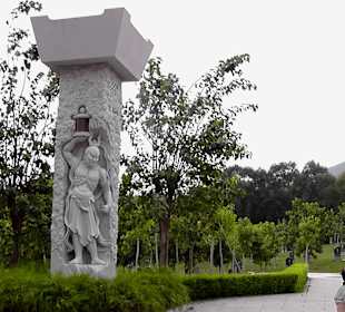 Auf dem Weg zur Statue